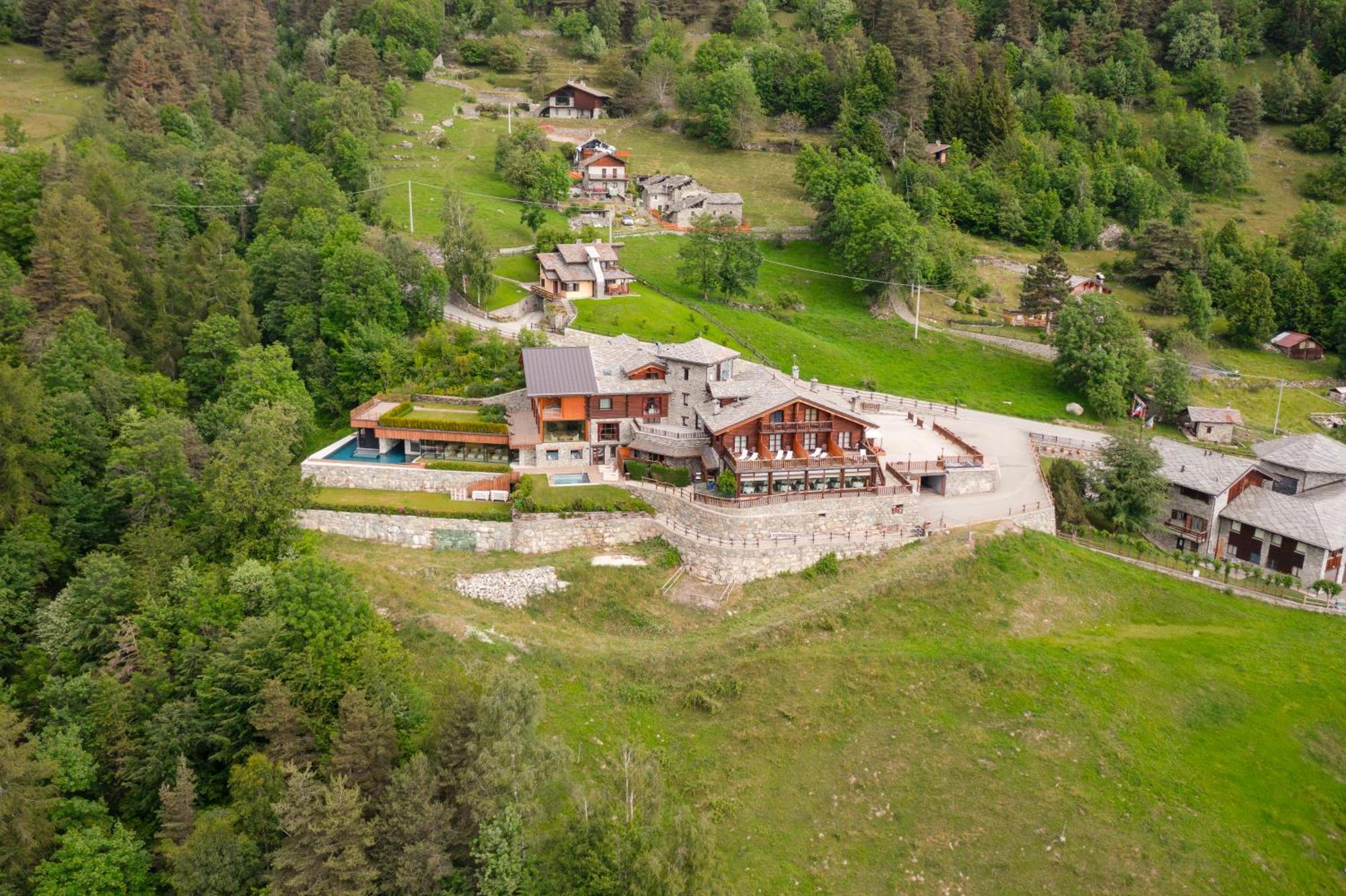Silou Retreat Ξενοδοχείο Champdepraz Εξωτερικό φωτογραφία