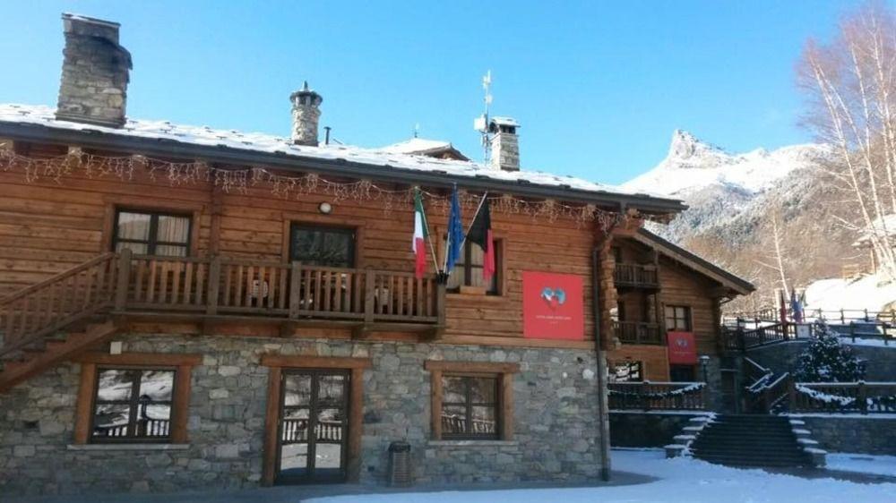 Silou Retreat Ξενοδοχείο Champdepraz Εξωτερικό φωτογραφία